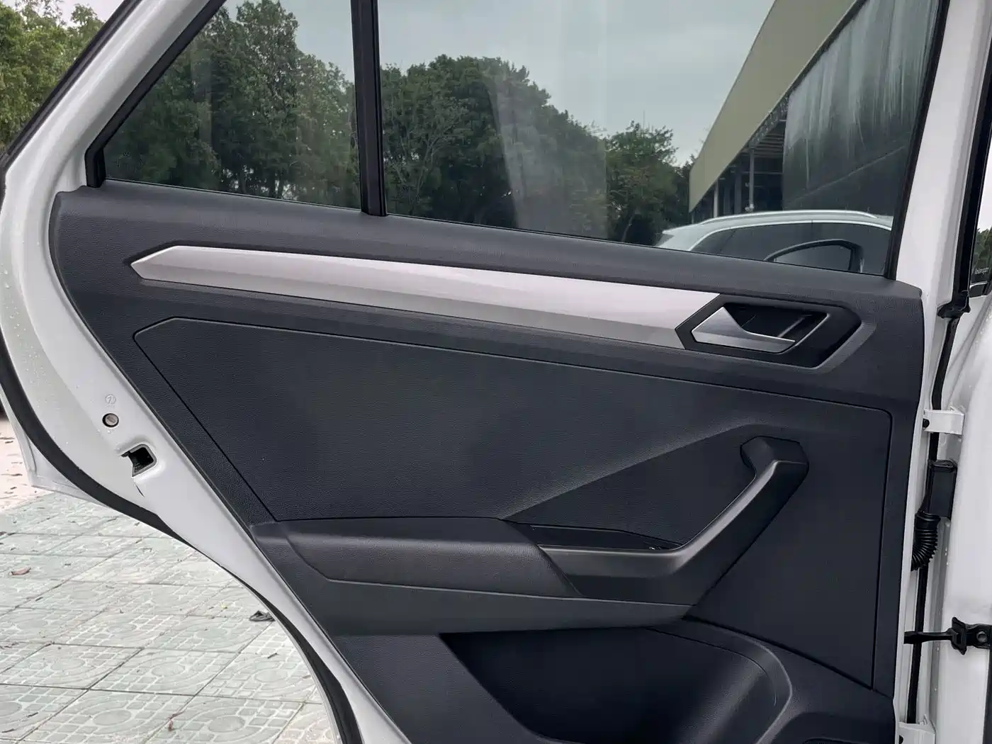 VOLKSWAGEN T ROC EXPLORING SONGS