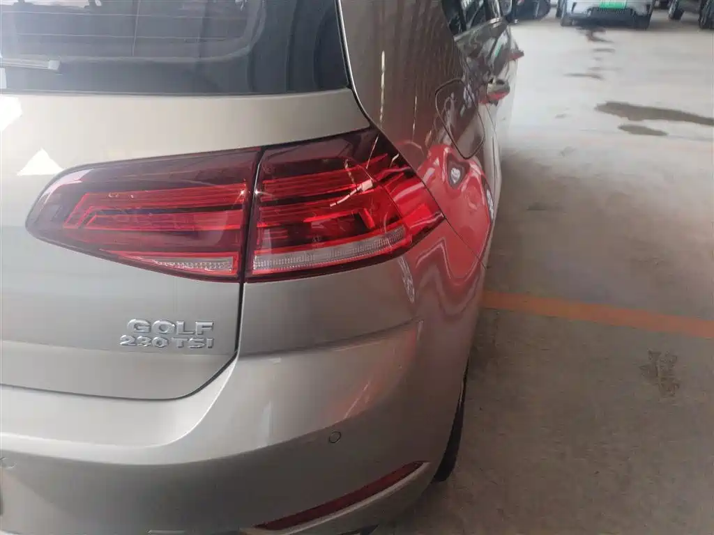 Volkswagen Golf 2018 230TSI Automatic Comfort фото 8