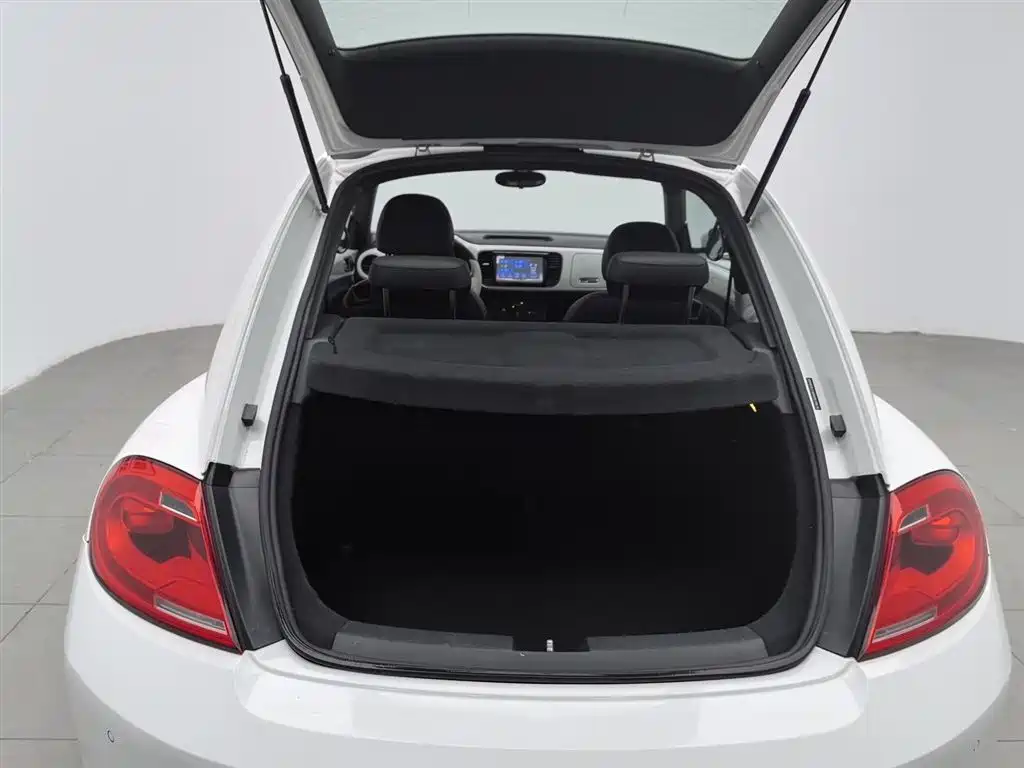 Volkswagen Beetle 2014 1.4TSI Comfort Edition фото 16