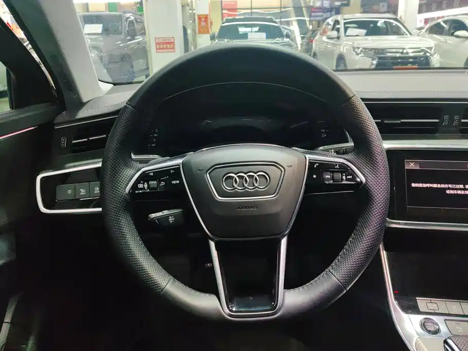 Фото 15 - Audi A6L
