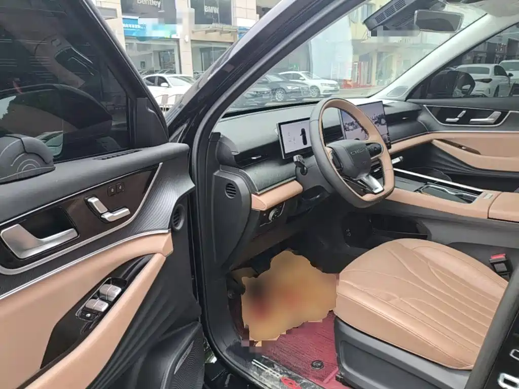 Chery Tiggo 8L 2024 2024 Model 2.0T 2WD Luxury 5-Seater