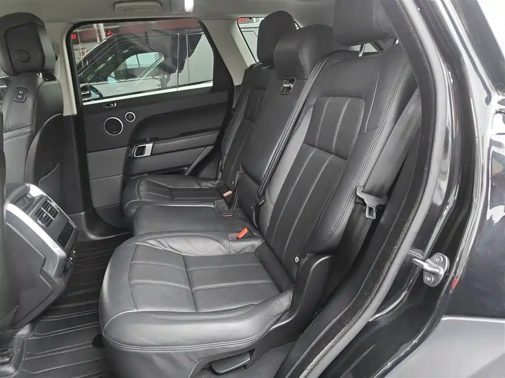 Land Rover Range Rover Sport 2021 3.0 L6 SE фото 17