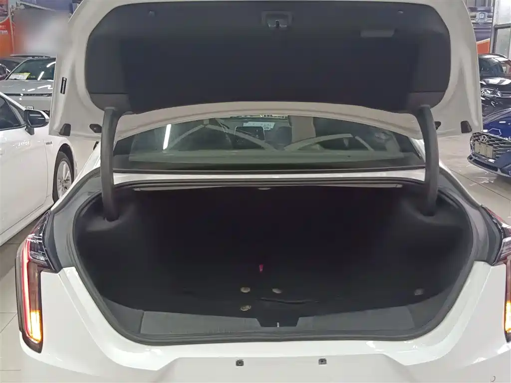 CADILLAC CT4