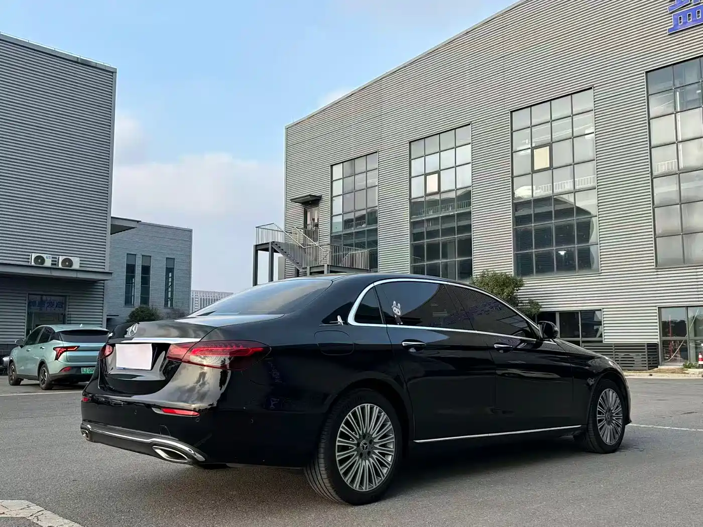 Mercedes-Benz E-Class 2022 Second Facelift E 300 L Fashion фото 3