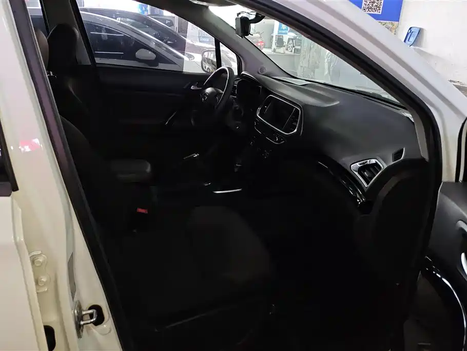 GAC Trumpchi Trumpchi GS4 2017 200T G-DCT 2WD Comfort фото 8