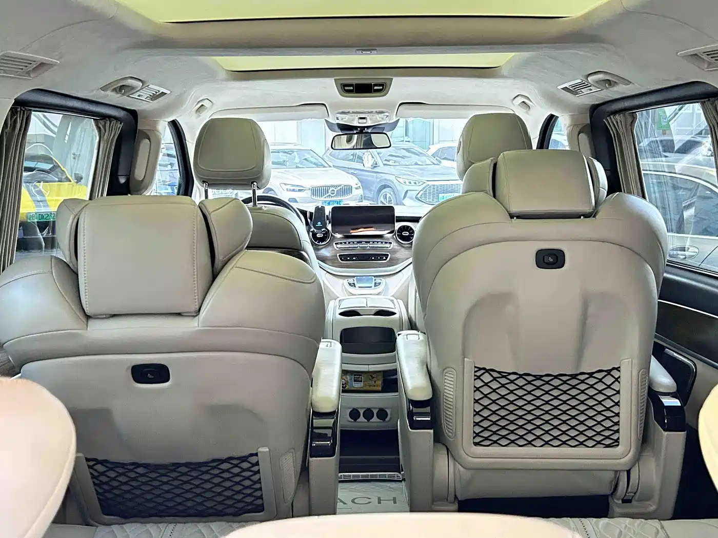 Mercedes-Benz V-Class 2020 Model V 260 L Long Wheelbase Luxury фото 11