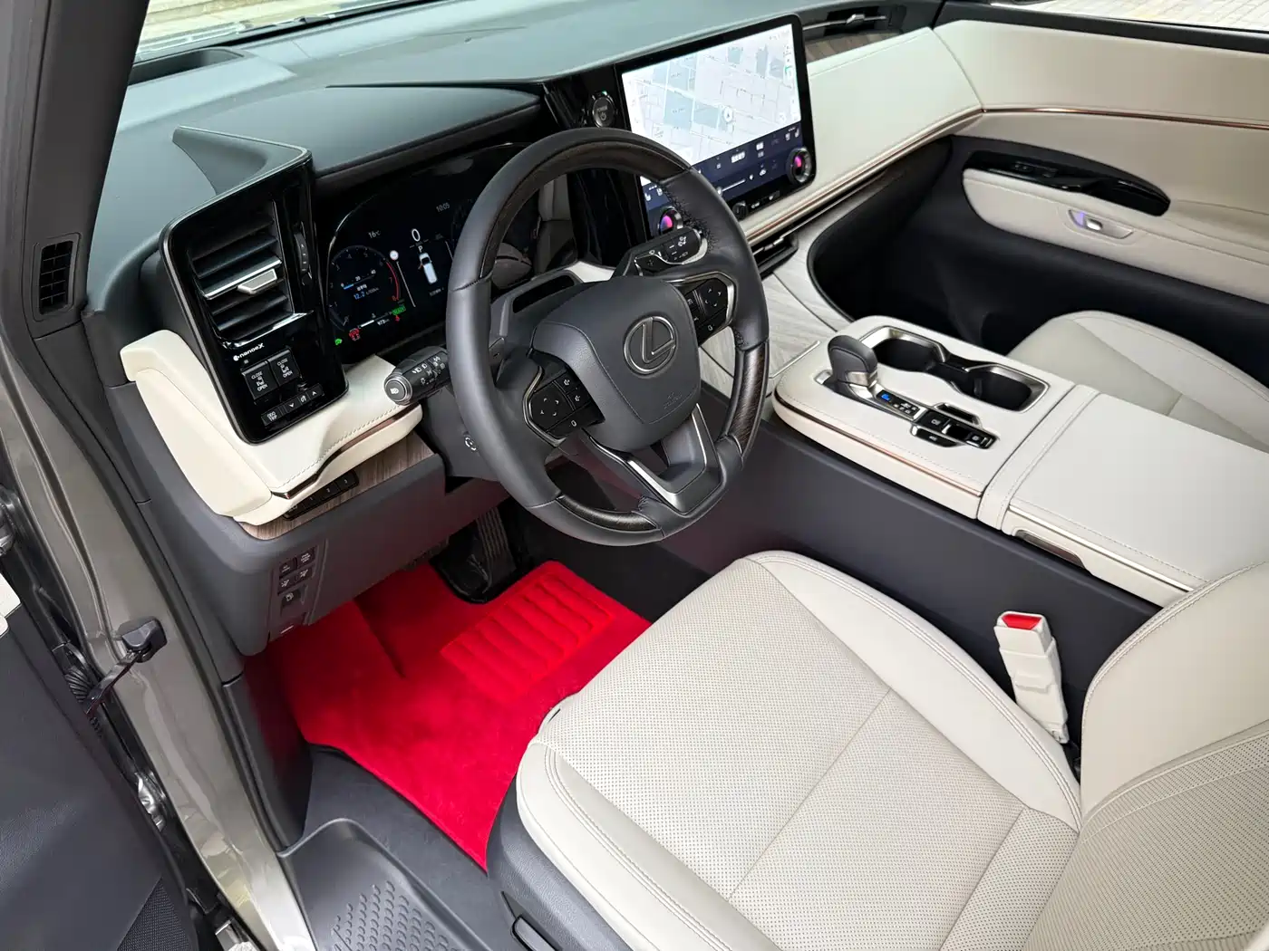 LEXUS LM
