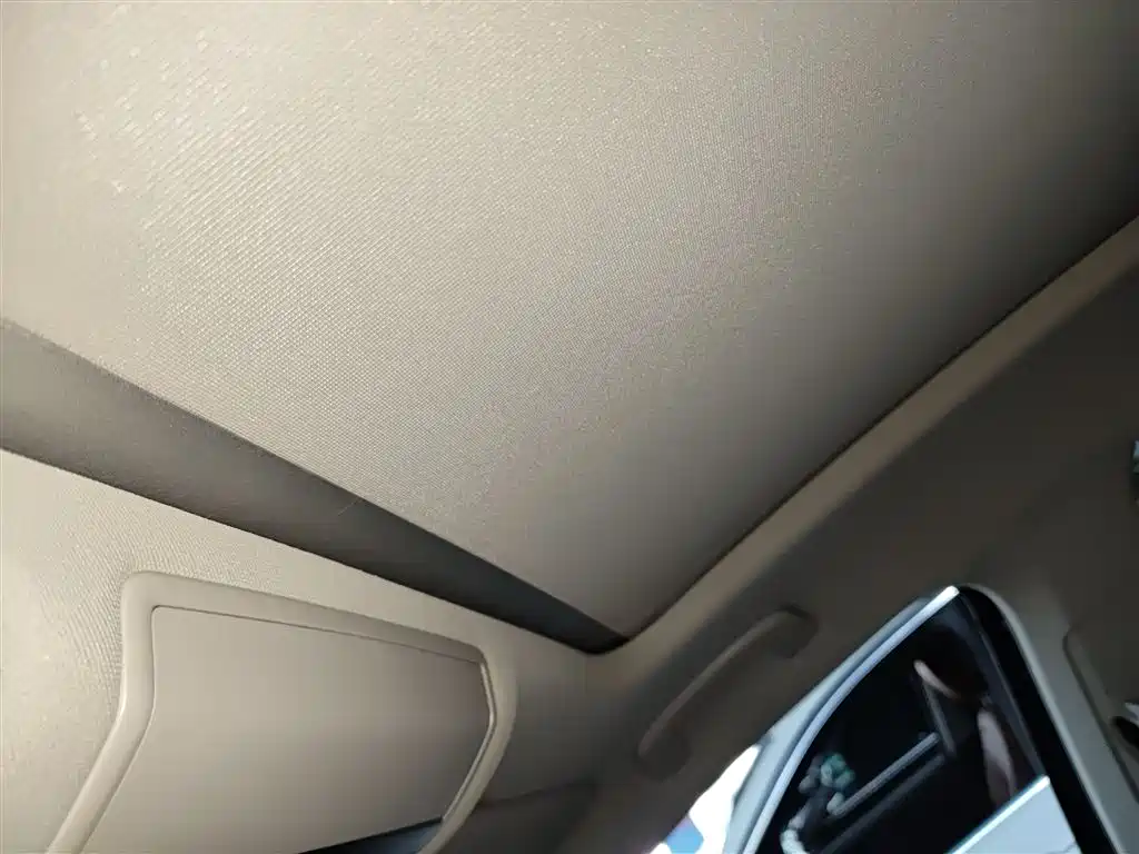 Volkswagen Passat 2025 Outstanding 330TSI Starlight Elite Edition фото 18