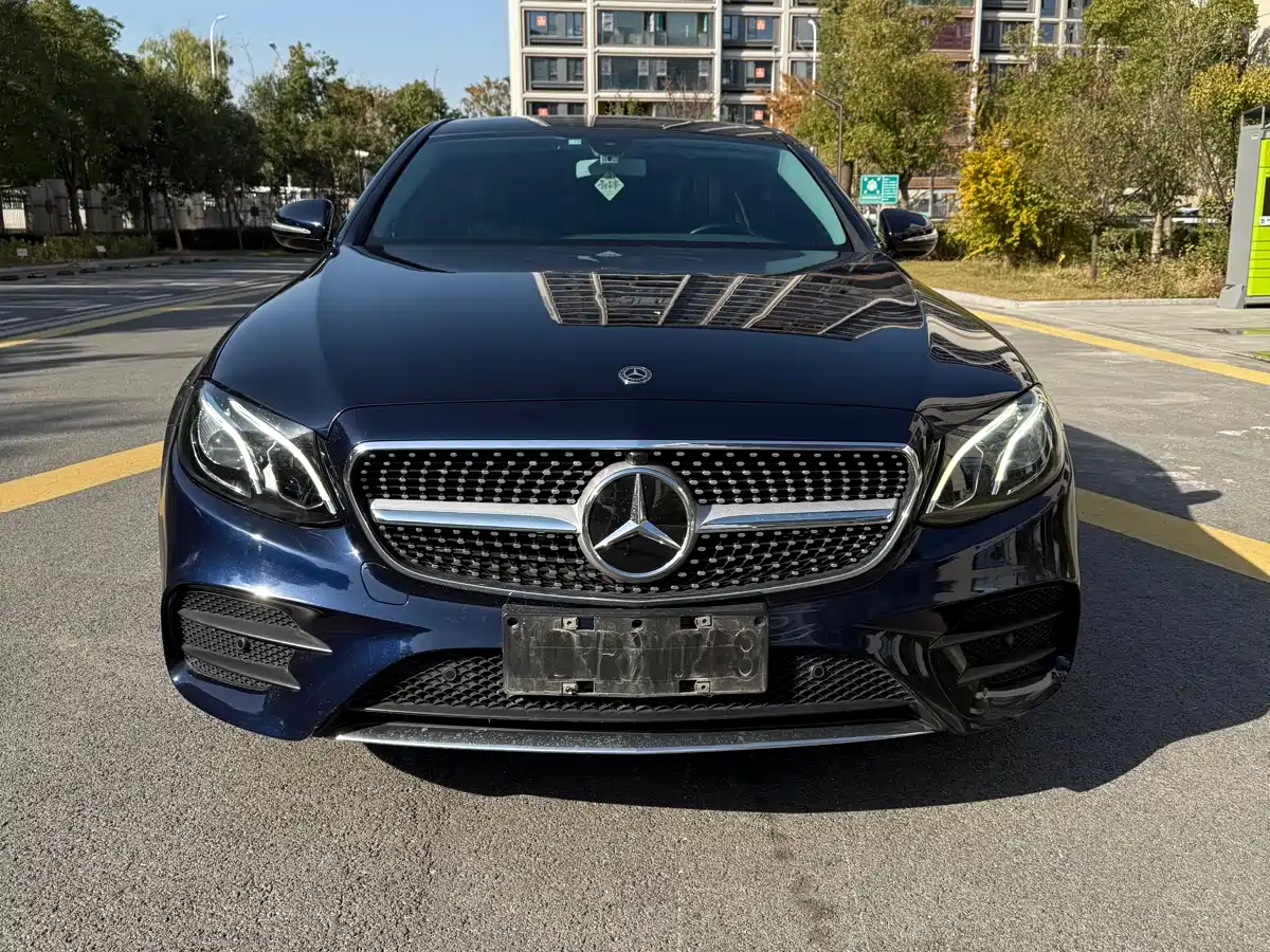 Mercedes-Benz E-Class 2020 Model E 260 L Sport фото 2