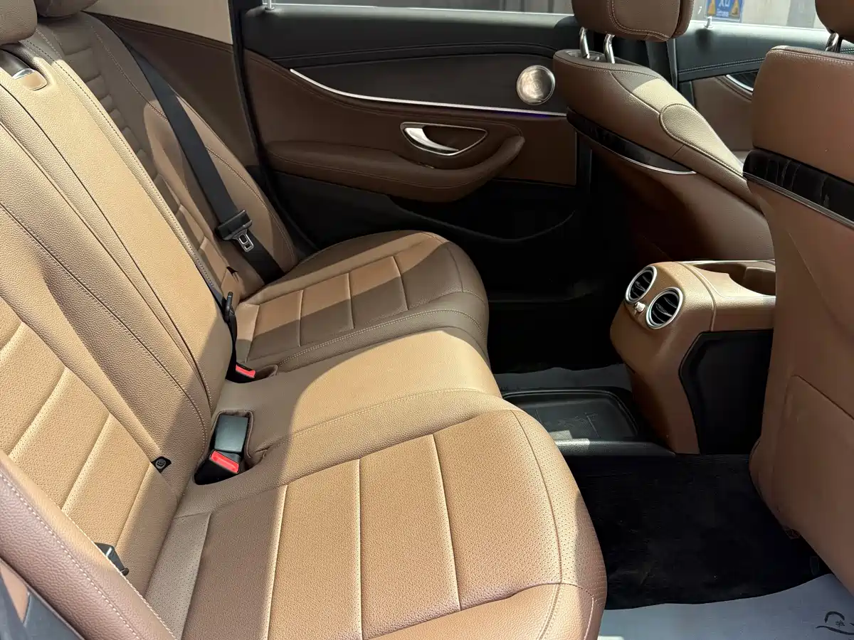 Mercedes-Benz E-Class 2020 Model E 260 L Sport фото 17