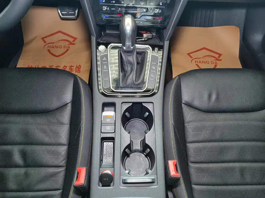 Volkswagen FAW-Volkswagen CC 2024 380TSI Eye-catching Public Sharing Edition фото 11