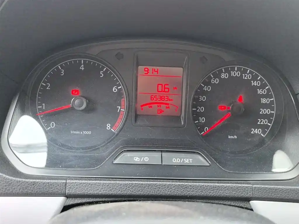 Volkswagen Jetta 2013 1.6L Manual Comfort фото 8
