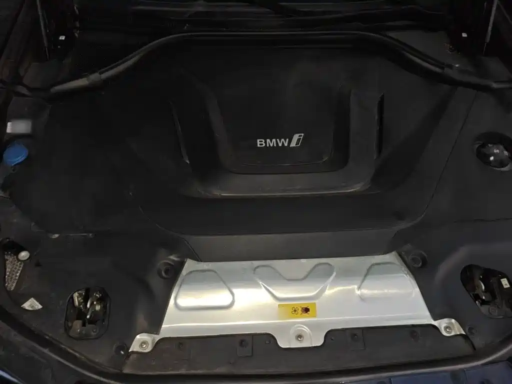 BMW iX3 2022 Leading Edition фото 11