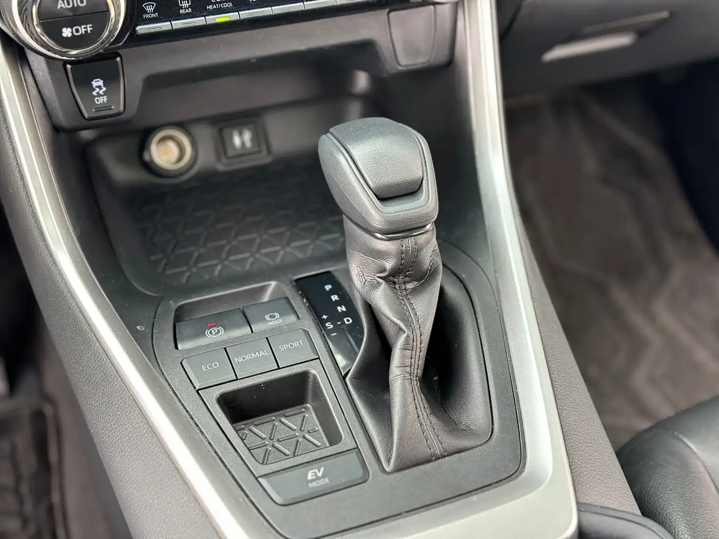 Toyota RAV4 Rongfang 2021 Hybrid 2.5L E-CVT Front-wheel Drive Elite Edition фото 12