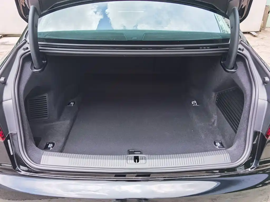 Audi A8 2026 2025 A8L 50 TFSI quattro Exclusive Selection