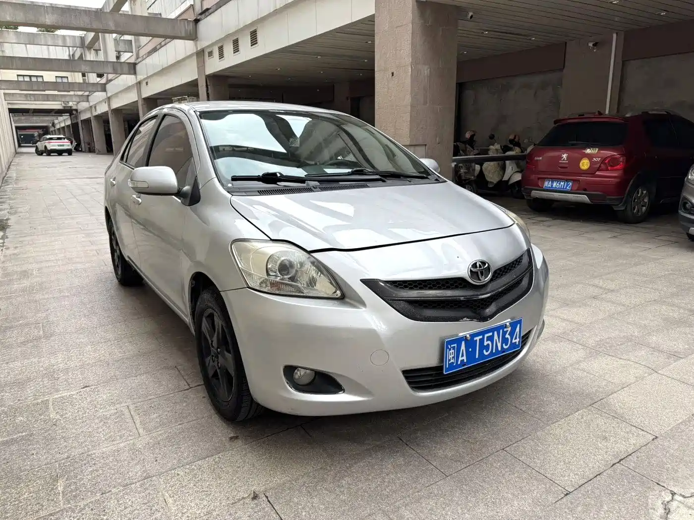 Toyota Vios 2010 1.6L GL-i MT фото 2