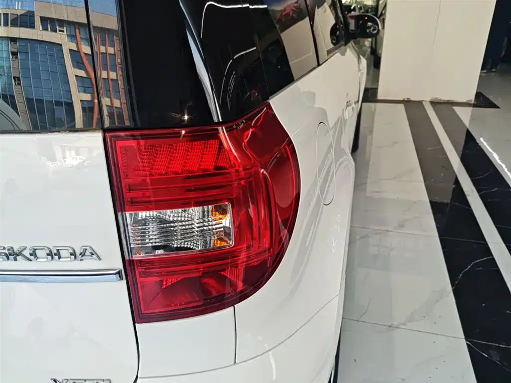 Škoda Yeti 2016 1.4TSI DSG Pioneer Edition фото 24