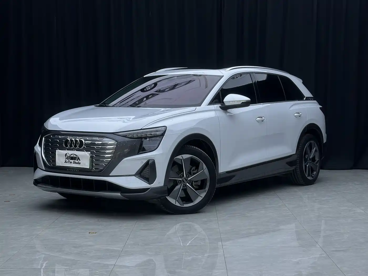 AUDI Q5 E TRON