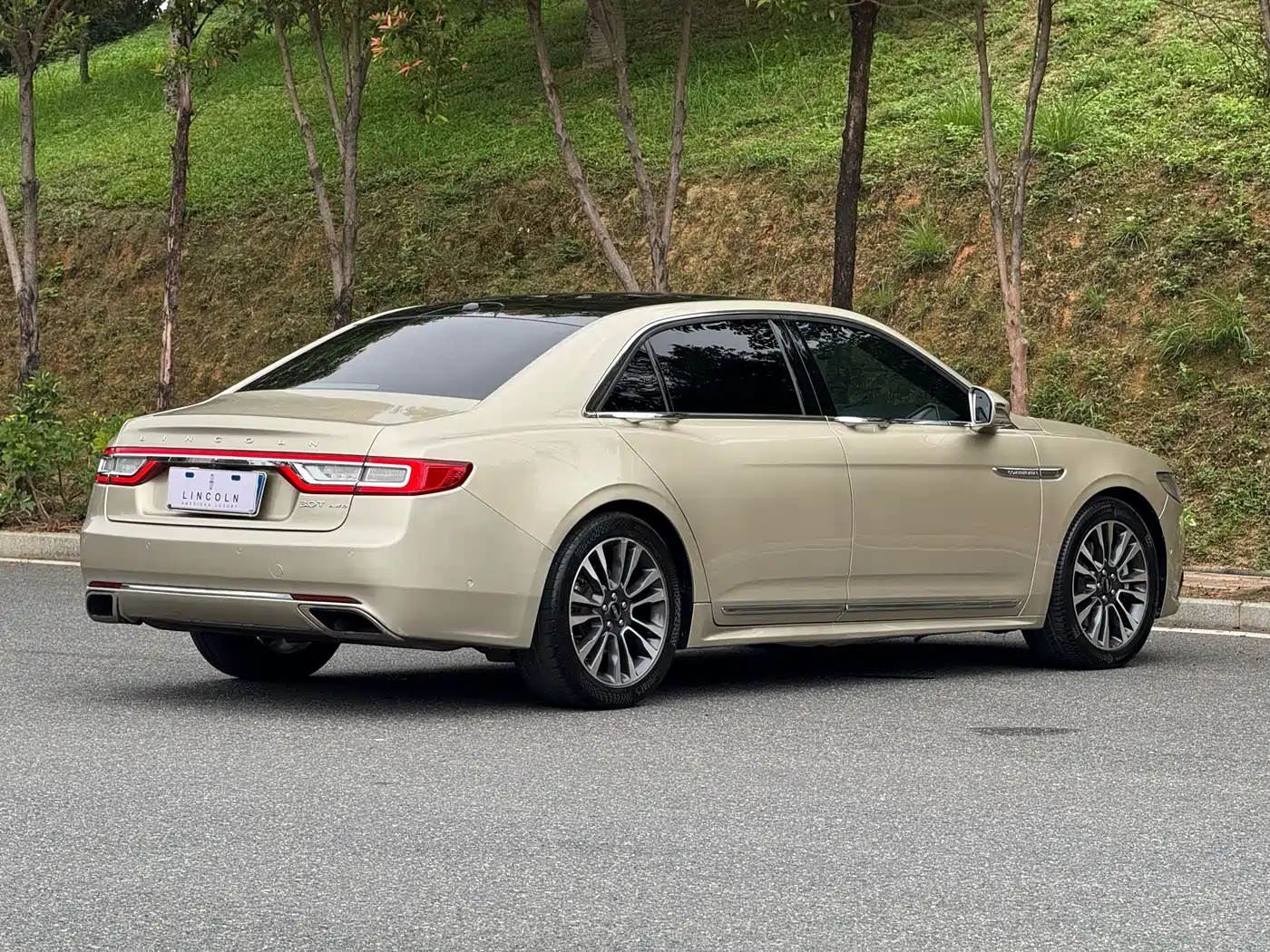 Lincoln Continental 2017 3.0T AWD Prestige Edition фото 9