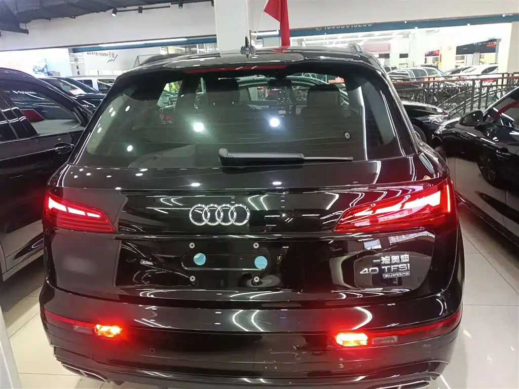 Audi Q5L 2024 Model 40 TFSI Luxury Dynamic фото 4