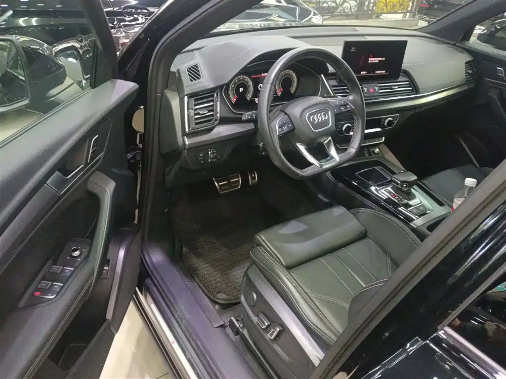 Audi Q5L 2024 Model 40 TFSI Luxury Dynamic фото 12