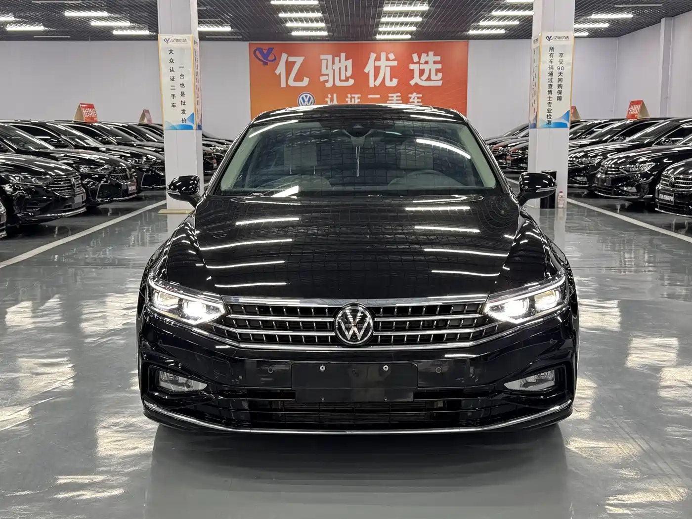 Volkswagen Magotan 2023 Model 2 Million Commemorative Edition 380TSI DSG Flagship фото 2