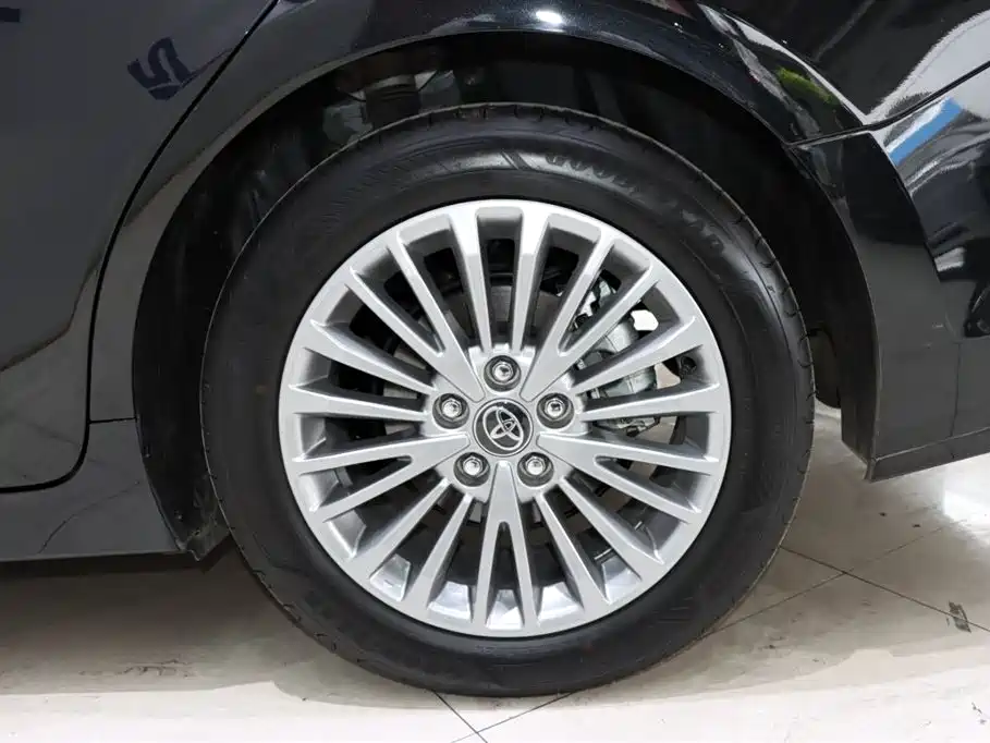 Toyota Camry 2024 Hybrid 2.0HGVP Luxury Edition фото 20