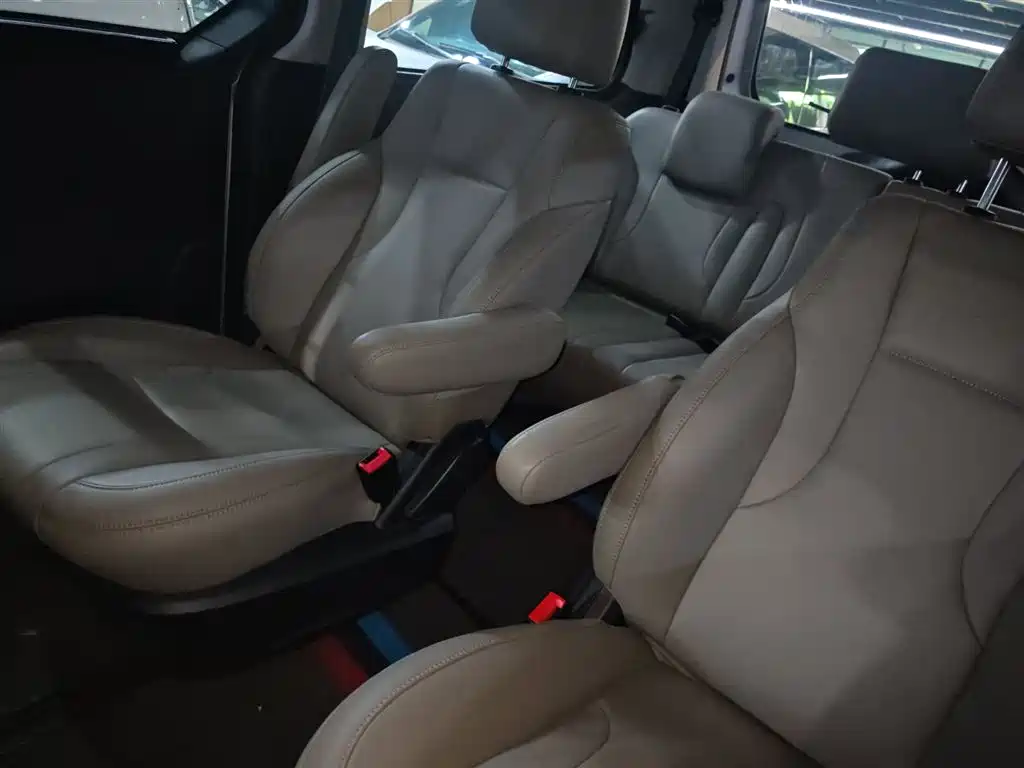 JAC Refine Refine M4 2023 2022 2.0TGDI Auto Business Travel Edition