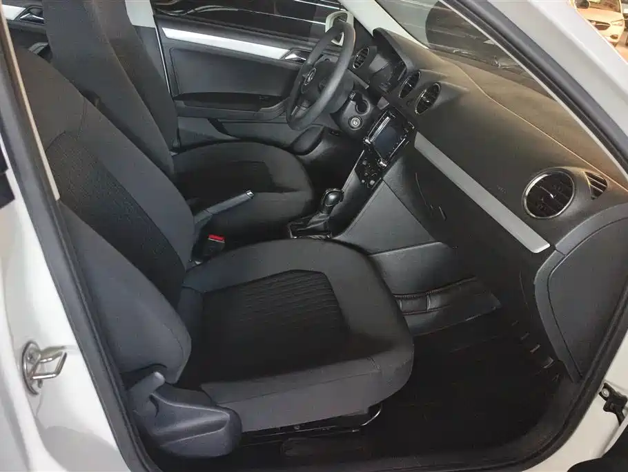 Volkswagen Jetta 2015 Value Edition 1.6L Automatic Comfort фото 8