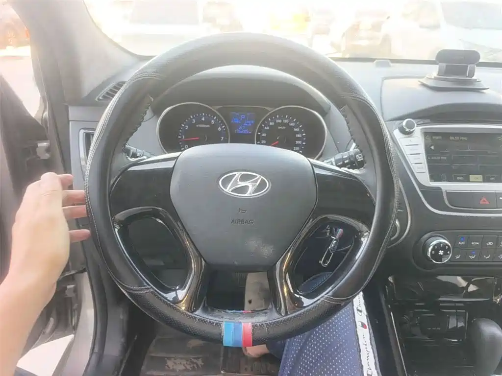 Hyundai Beijing Hyundai ix35 2013 2.0L Automatic 2WD Comfort GL China IV фото 11