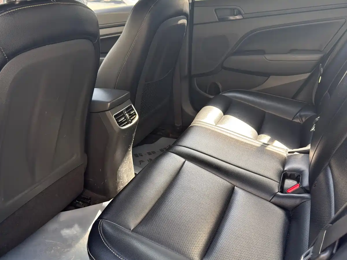 Hyundai Elantra 2018 1.4T DCT Dynamic·Vitality Model фото 8