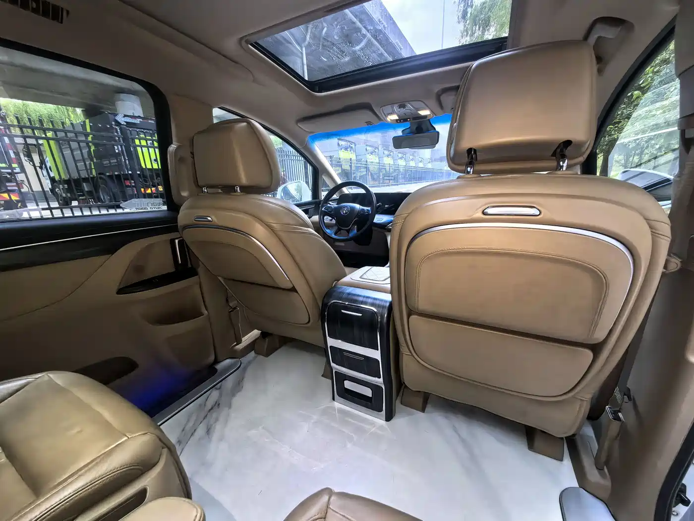 Buick GL8 2021 ES Landlord 653T Luxury фото 14
