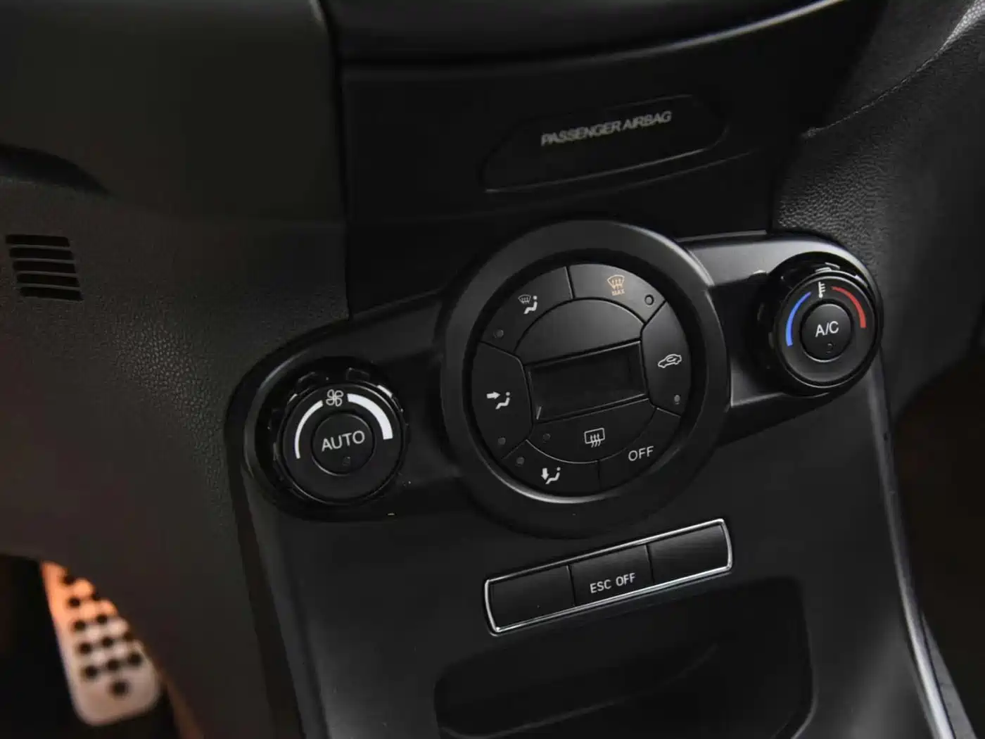 Ford Fiesta (Import) 2013 1.6T ST фото 7
