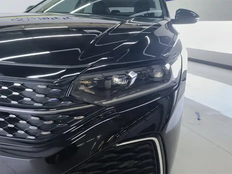 Volkswagen Passat 2022 330TSI Starlight Elite Edition фото 5