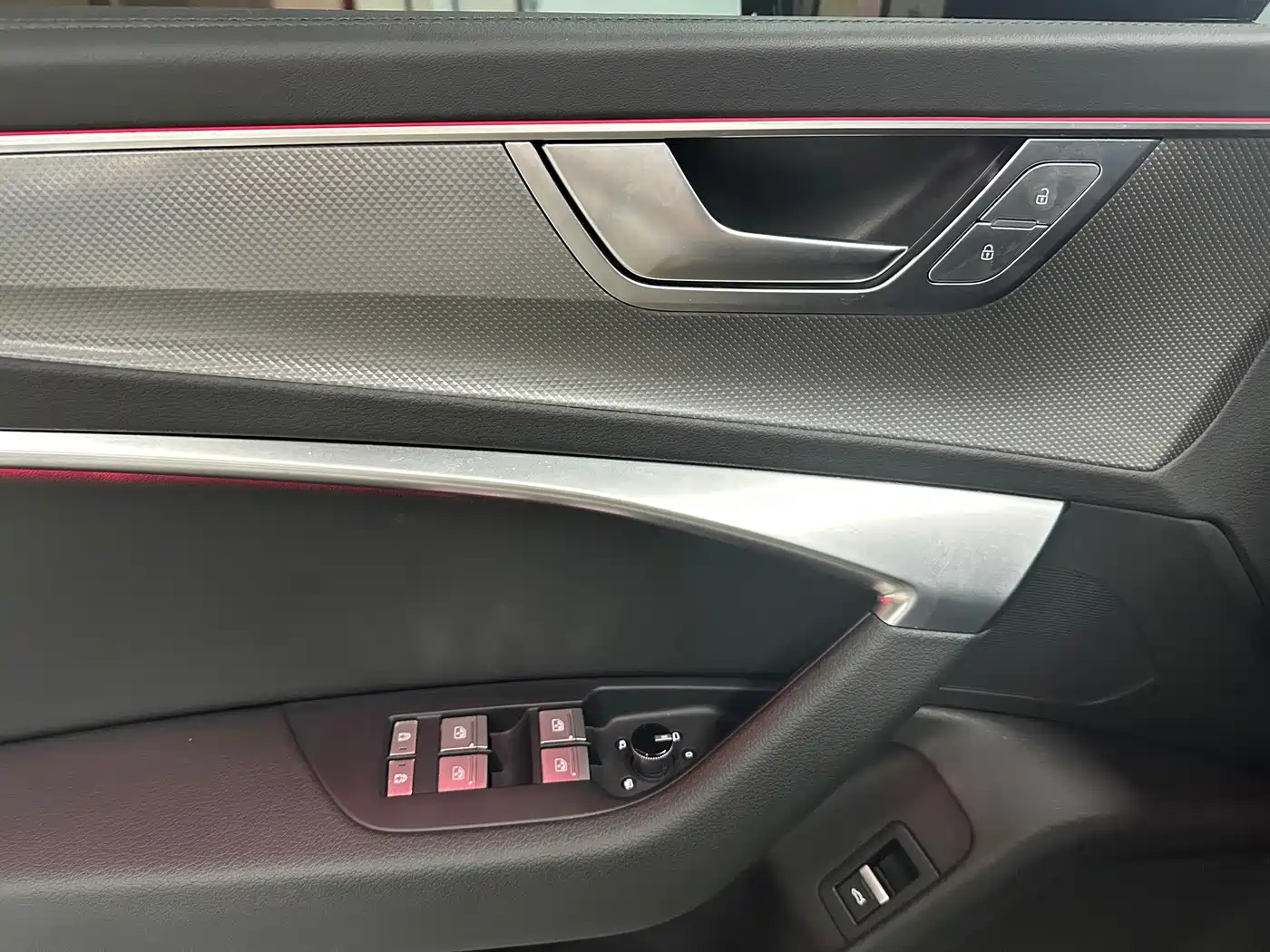 Фото 6 - Audi A6L