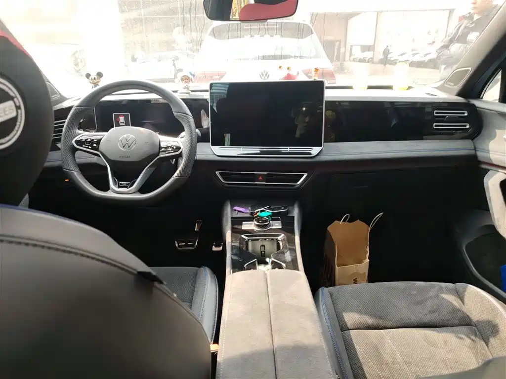 Volkswagen Tiguan L 2024 PRO 380TSI 4WD R-Line Premium Edition фото 10