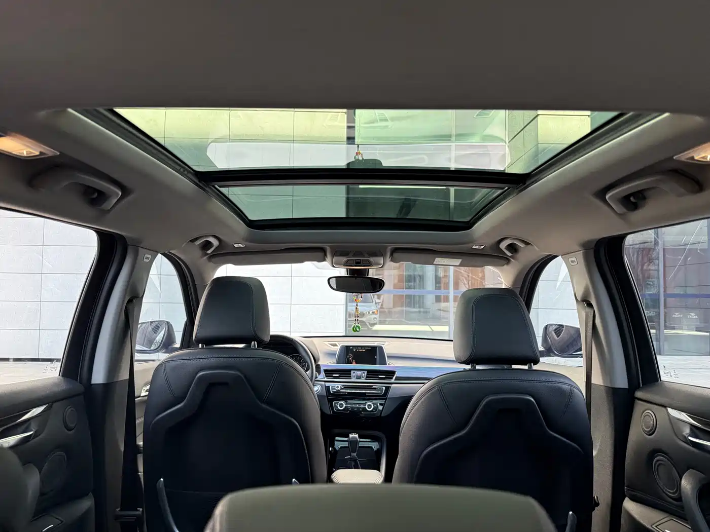 BMW X1 2018 sDrive18Li Premium Model фото 16