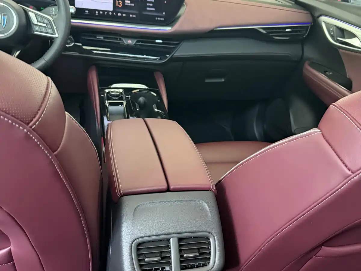 صورة 17 - Buick Envision Plus