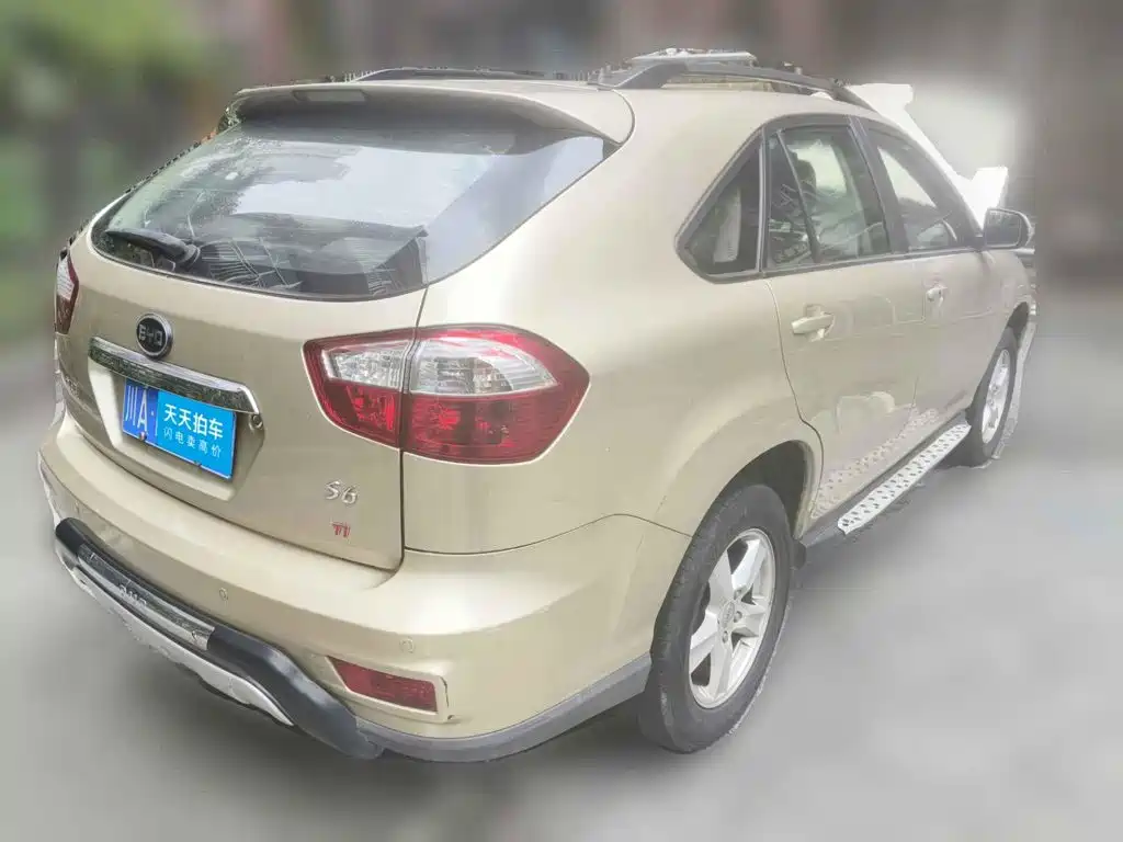 2015 BYD S6