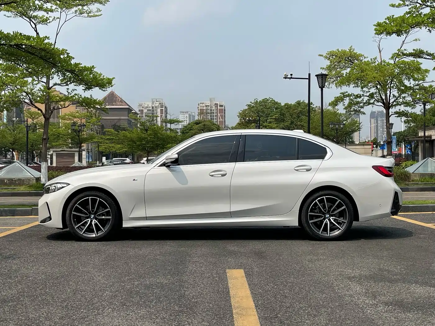 BMW 3 Series 2023 325Li M Sport Package фото 7