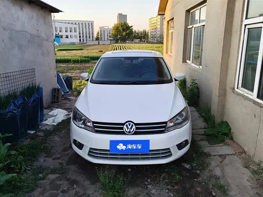 Volkswagen Jetta 2013 1.6L Manual Comfort фото 2
