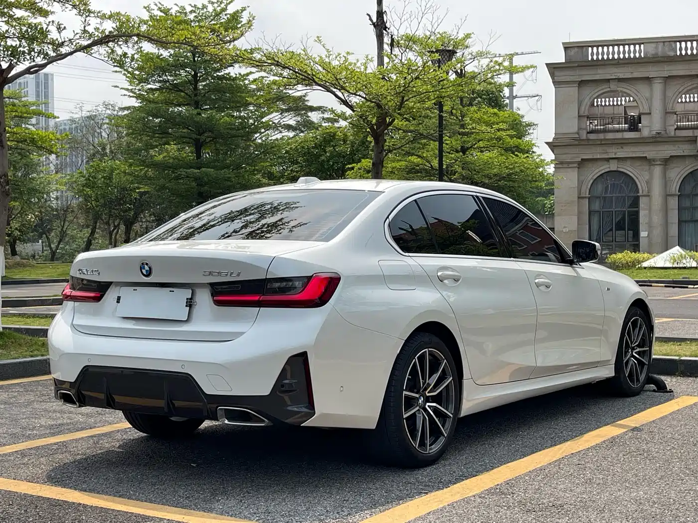 BMW 3 Series 2023 325Li M Sport Package фото 4