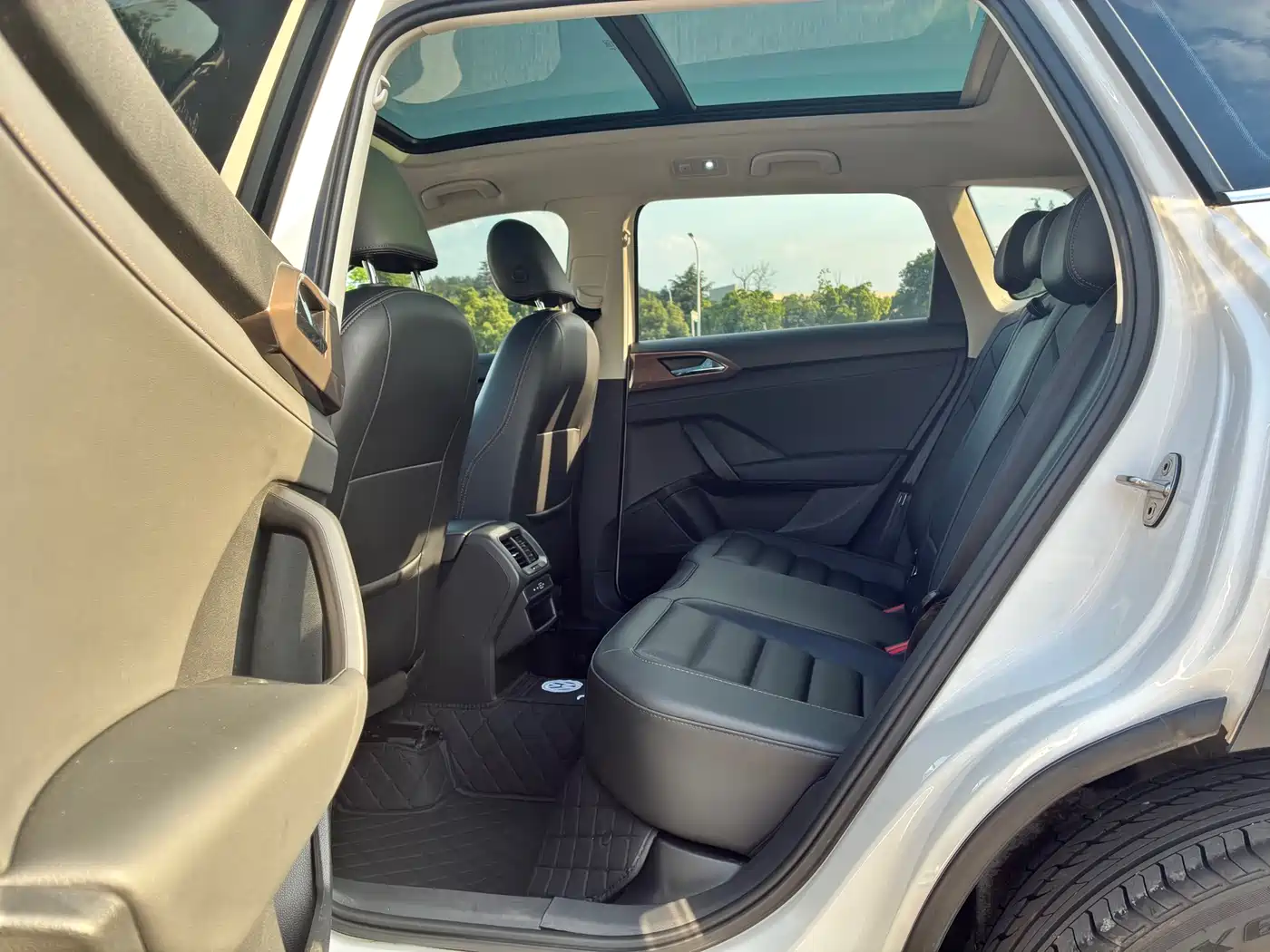 Volkswagen Tharu 2021 Model 280TSI 2WD Luxury Edition фото 9