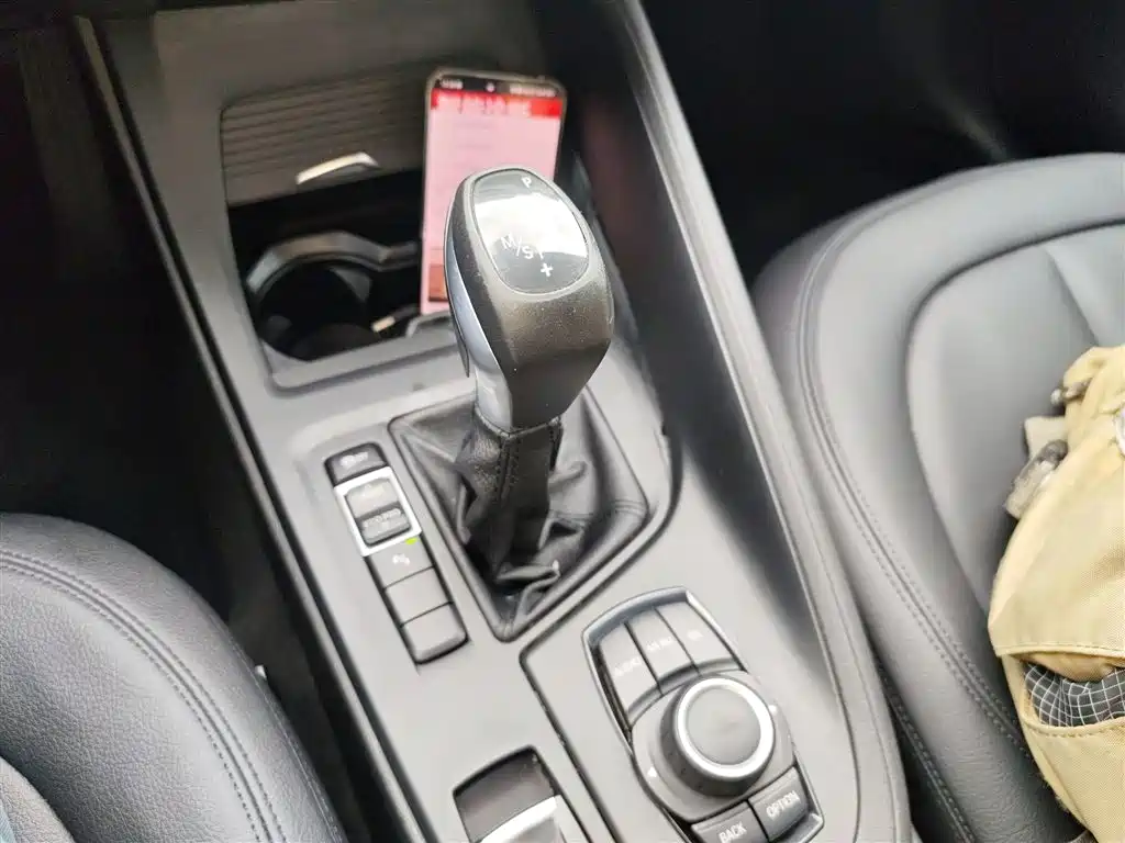 BMW X1 2016 sDrive18Li Premium Model фото 10