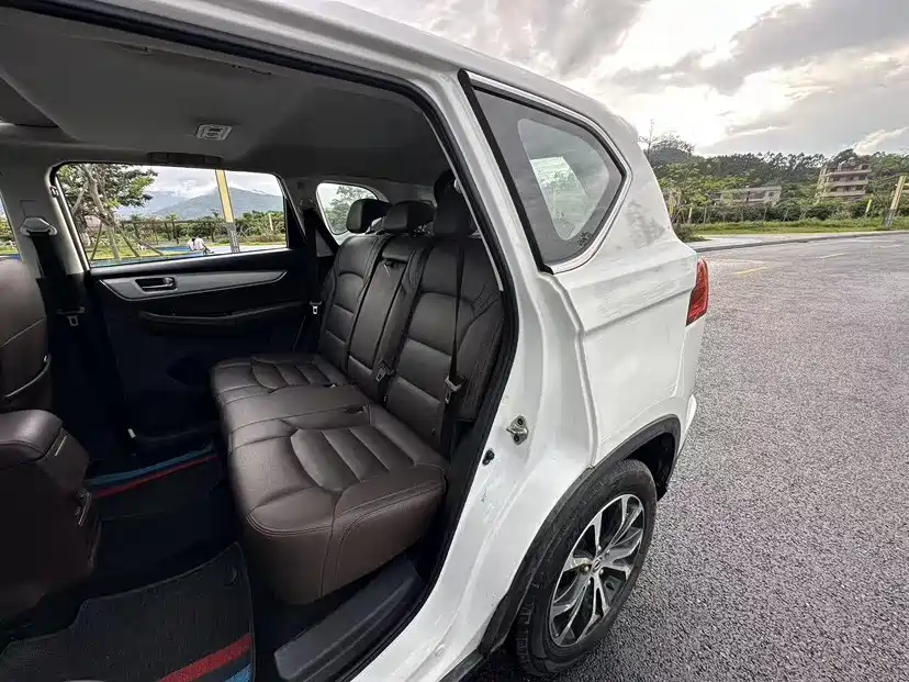 Dongfeng Fengxing Jingyi X5 2017 2017 1.6L CVT Luxury