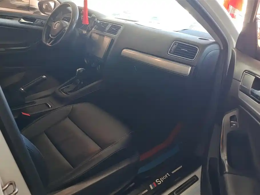 Volkswagen Sagitar 2017 180TSI Auto Exclusive Edition фото 8