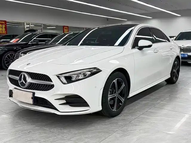 Mercedes-Benz A 3-й рестайлинг, A 200 L, Спорт-седан Стиль