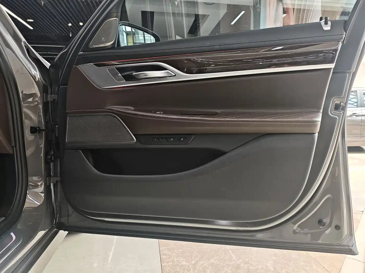 BMW 7 Series 2019 740Li Premium Luxury Package фото 13