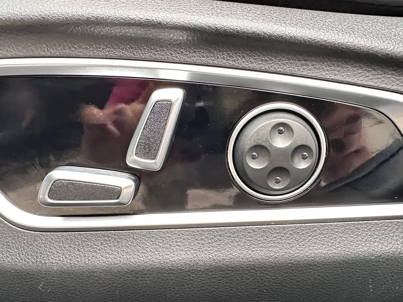 Фото 19 - Geely Borui PHEV