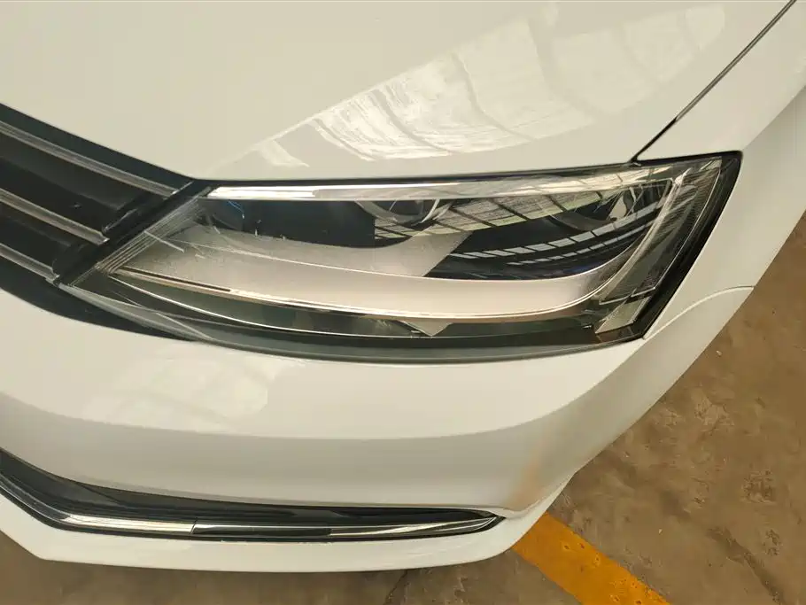 Volkswagen Sagitar 2018 1.6L Automatic Comfort фото 5